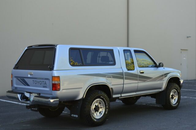 1989 Blue Toyota Pickup Extended Cab Pickup