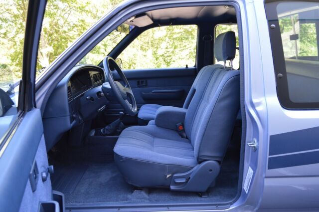 1989 Blue Toyota Pickup Extended Cab Pickup