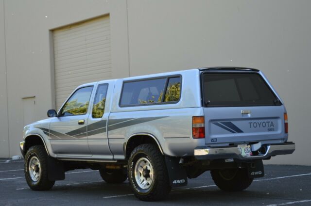 1989 Blue Toyota Pickup Extended Cab Pickup