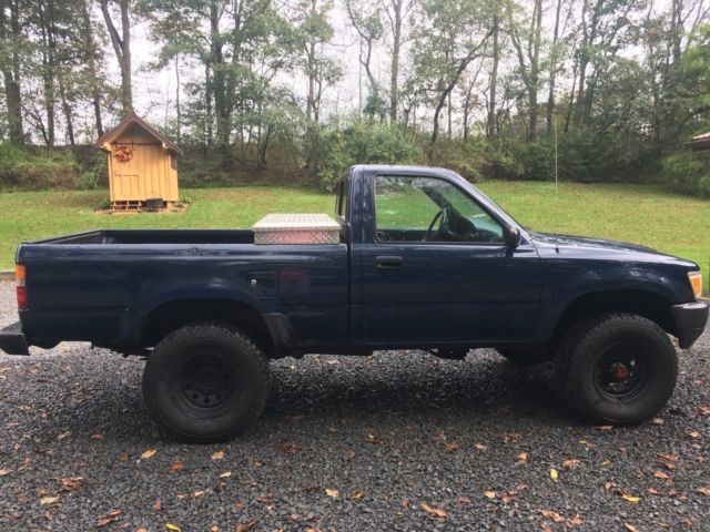 1989 Blue Toyota Pickup Standard Cab Pickup