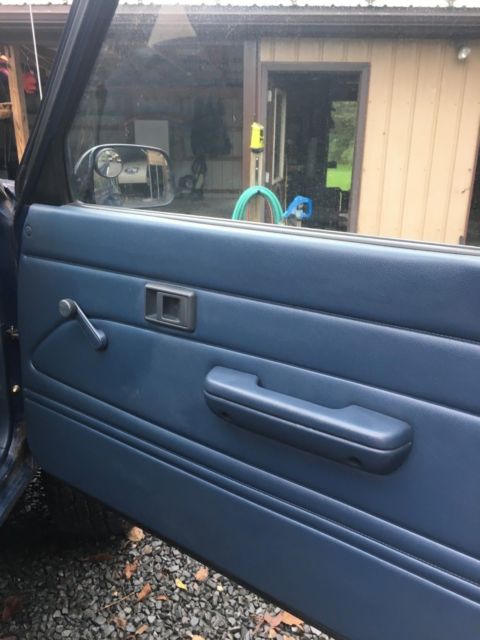 1989 Blue Toyota Pickup Standard Cab Pickup