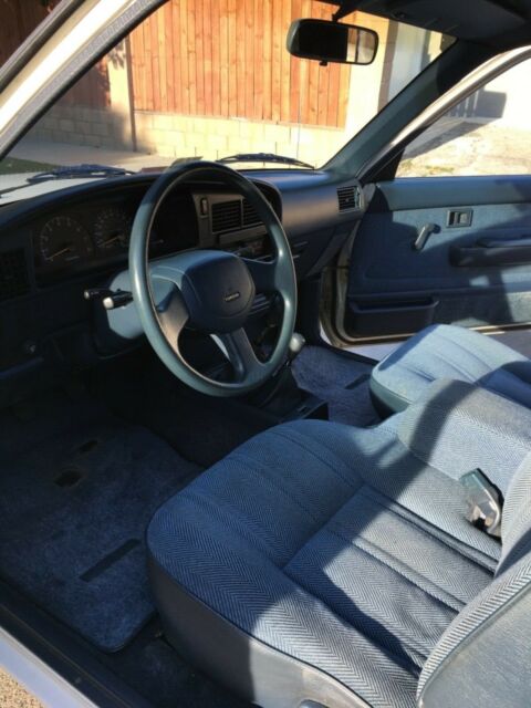 1989 White Toyota SR5