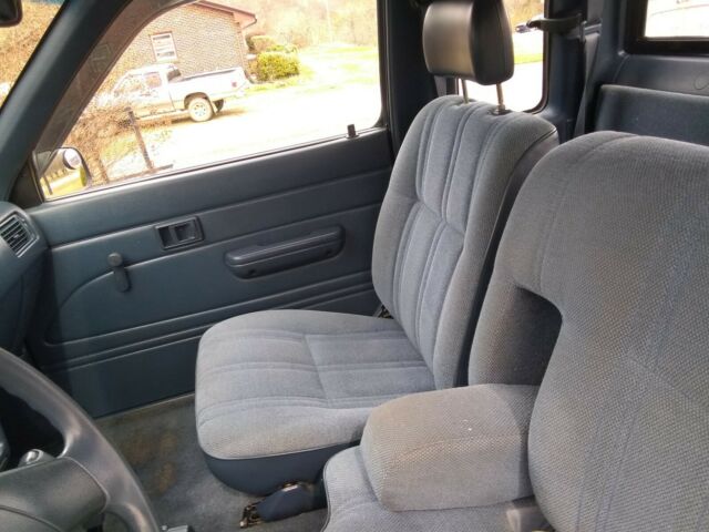 1989 Blue Toyota PICK UP Extended Cab Pickup