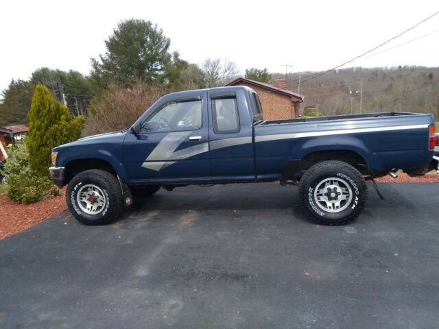 1989 Blue Toyota PICK UP Extended Cab Pickup
