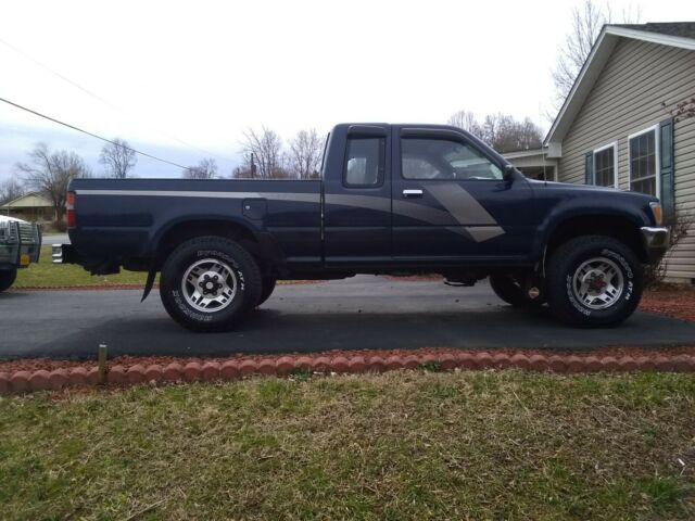 1989 Blue Toyota PICK UP Extended Cab Pickup
