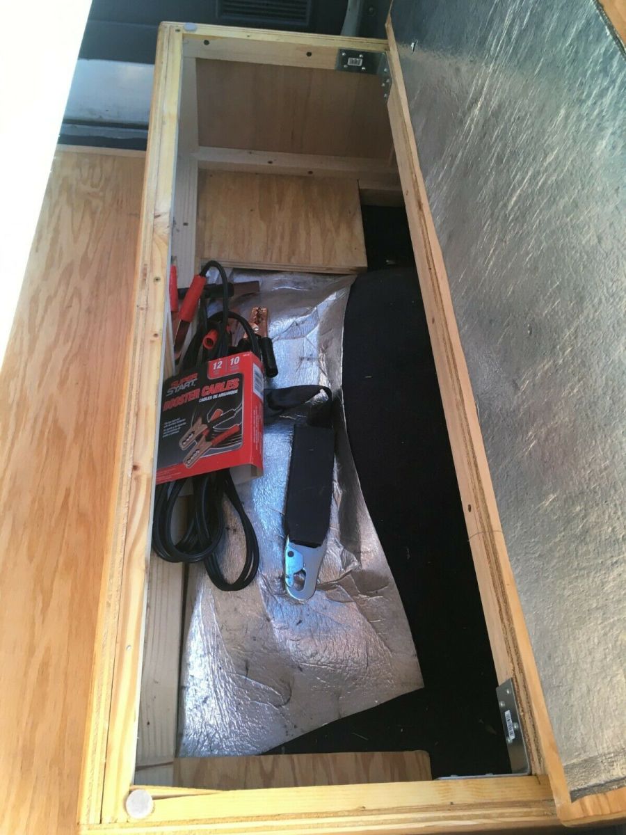 1989 White Toyota Van Mini Passenger Van