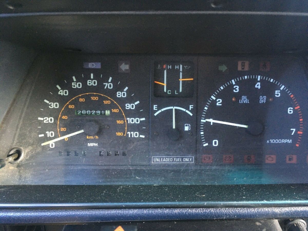 1989 White Toyota Van Mini Passenger Van