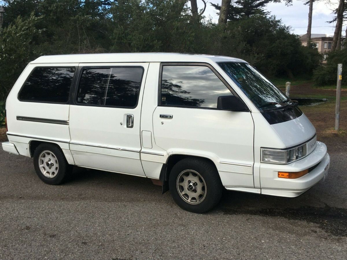 1989 White Toyota Van Mini Passenger Van