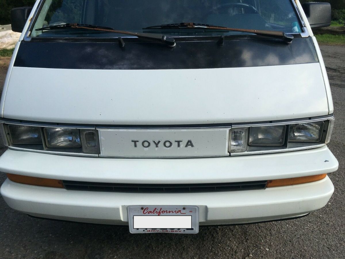 1989 White Toyota Van Mini Passenger Van