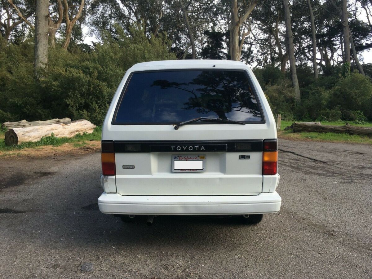 1989 White Toyota Van Mini Passenger Van