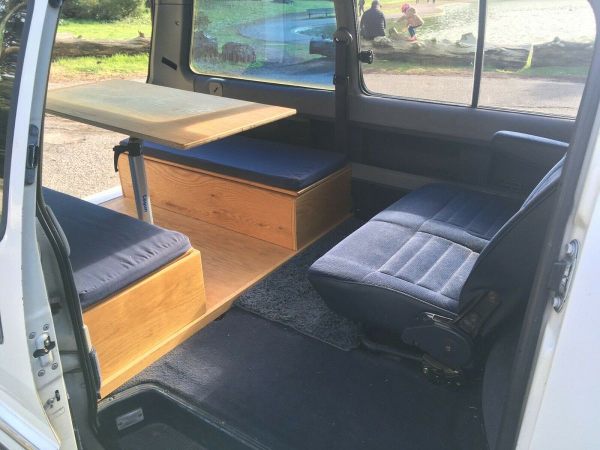 1989 White Toyota Van Mini Passenger Van