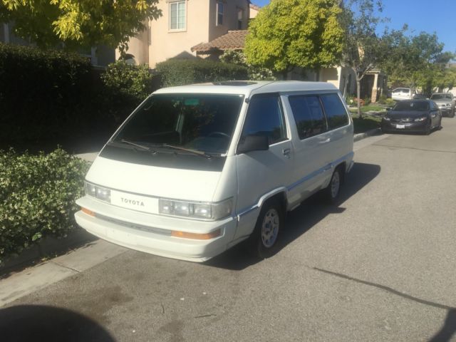 1989 White Toyota Van Minivan