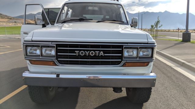 1989 White Toyota Land Cruiser SUV