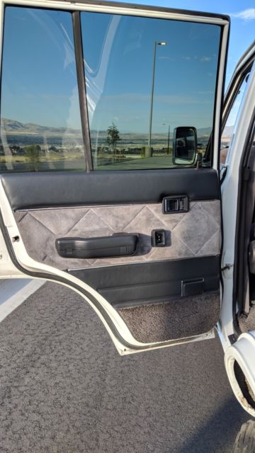 1989 White Toyota Land Cruiser SUV