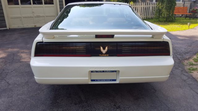1989 White Pontiac Trans Am Coupe