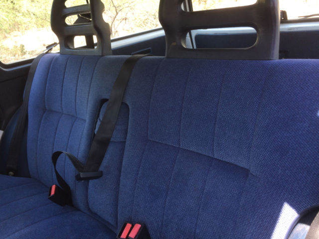 1989 White Volvo 240 Wagon