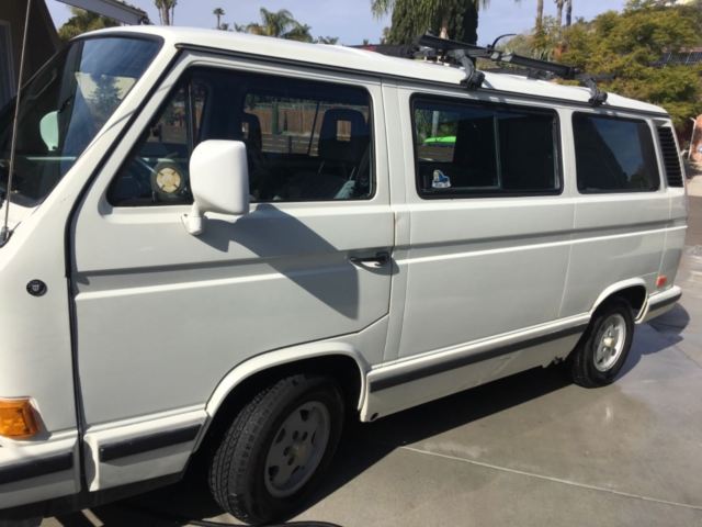 1989 White Volkswagen Bus/Vanagon Van Camper
