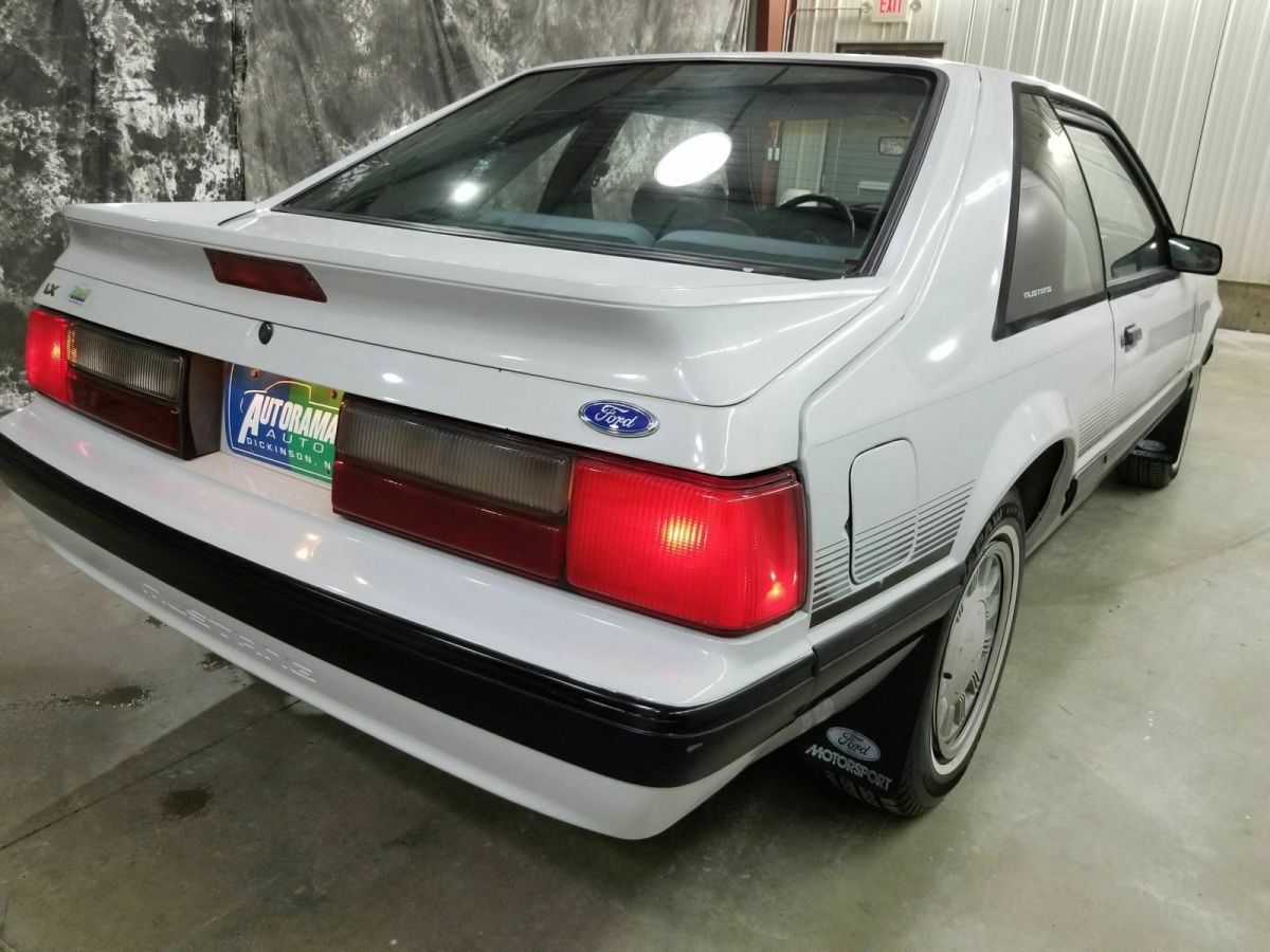 1989 White Ford Mustang Coupe