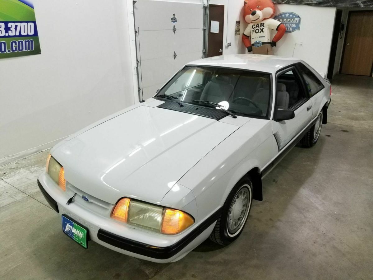 1989 White Ford Mustang Coupe
