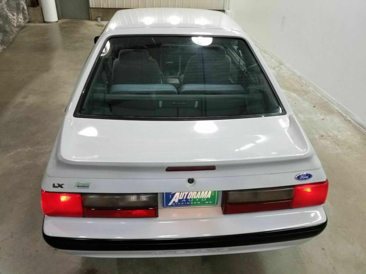 1989 White Ford Mustang Coupe