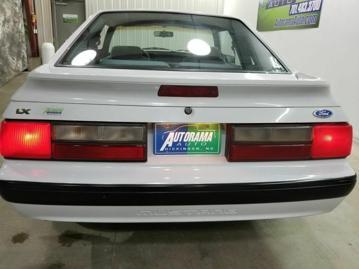1989 White Ford Mustang Coupe
