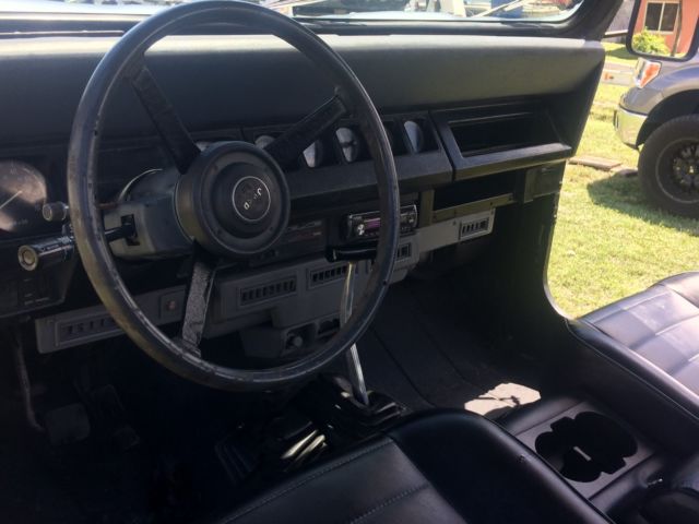 1989 Black Jeep Wrangler