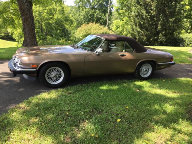 1989 Gold Jaguar XJ-Series Convertible