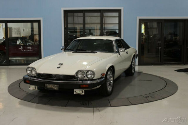 1989 White Jaguar XJ-Series