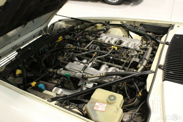 1989 White Jaguar XJ-Series