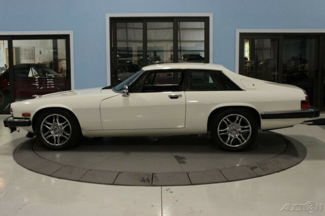 1989 White Jaguar XJ-Series