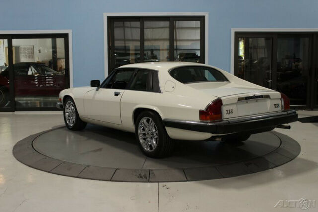 1989 White Jaguar XJ-Series