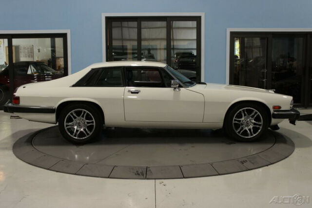 1989 White Jaguar XJ-Series