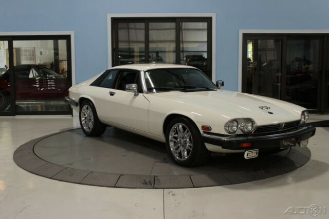 1989 White Jaguar XJ-Series