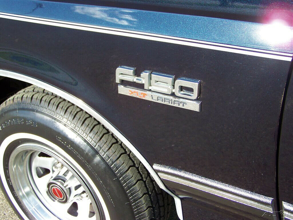 1989 Blue Ford F-150