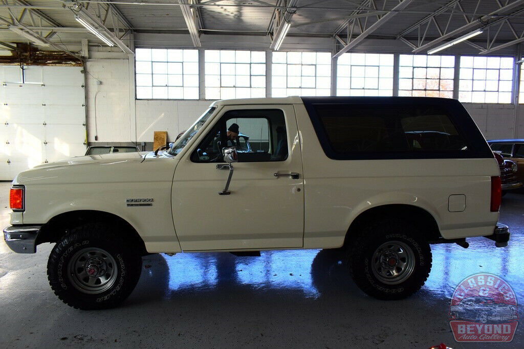 1989 White Ford Bronco