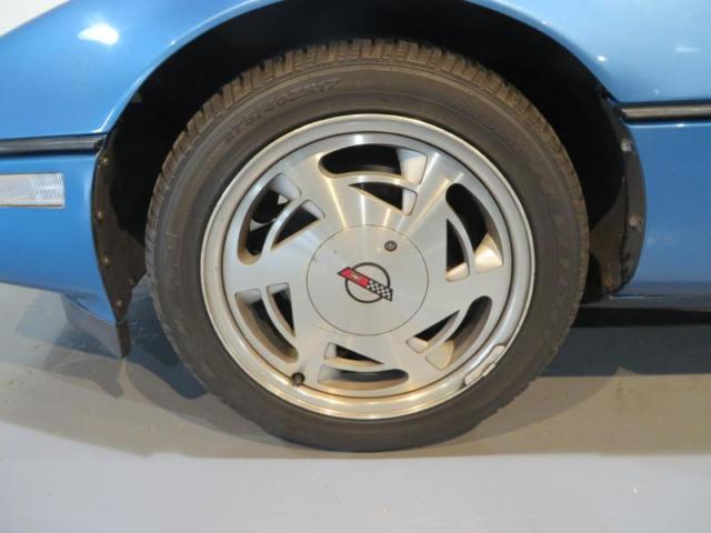 1989 Blue Chevrolet Corvette --