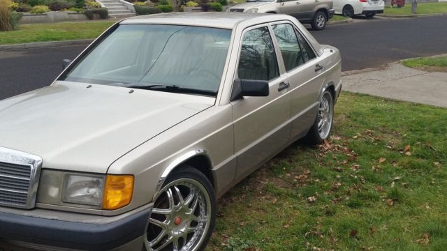 1990 Gold Mercedes-Benz 190-Series Coupe