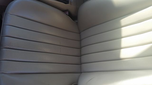 1990 Gold Mercedes-Benz 190-Series Coupe