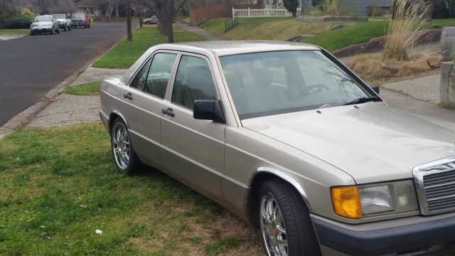 1990 Gold Mercedes-Benz 190-Series Coupe