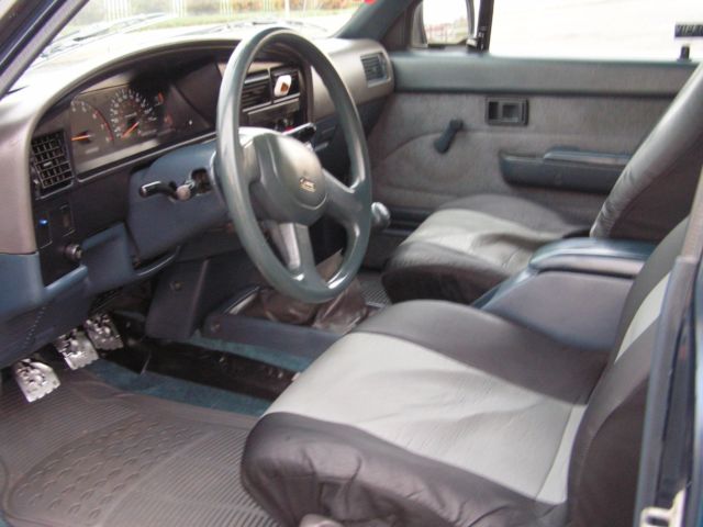 1990 MIDNIGHT PEARL BLUE Toyota 4Runner 4 DOOR SUV