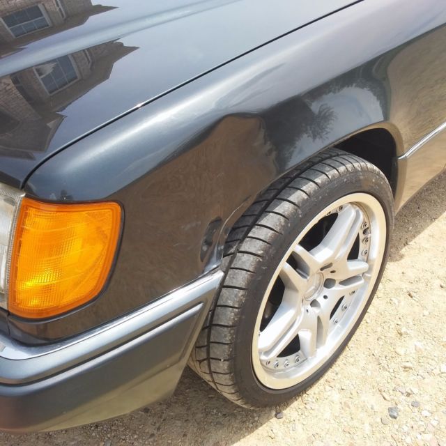 1990 Black Pearl Mercedes-Benz 300-Series Sedan