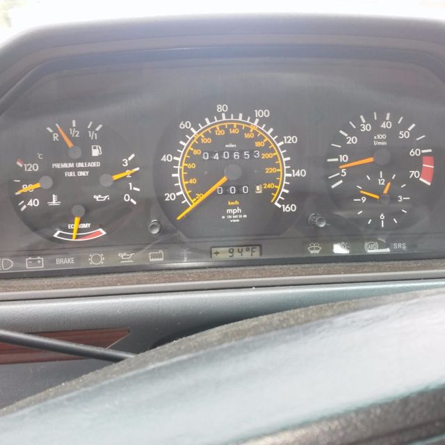 1990 Black Pearl Mercedes-Benz 300-Series Sedan