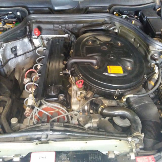 1990 Black Pearl Mercedes-Benz 300-Series Sedan