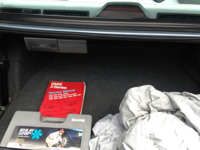 1990 Blue BMW 3-Series Sedan