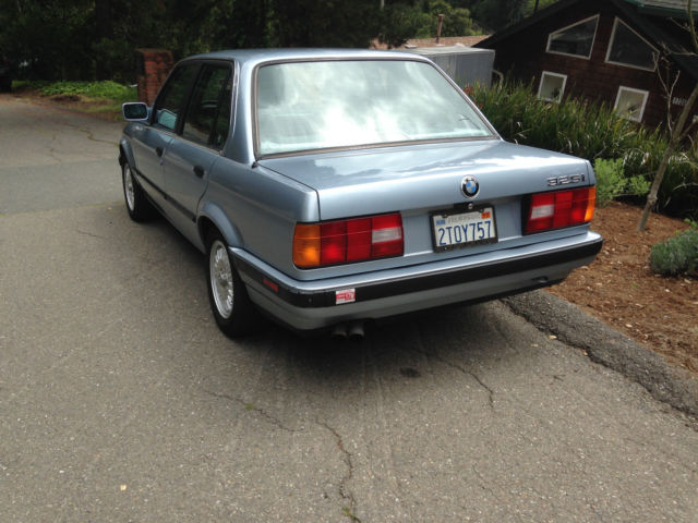 1990 Blue BMW 3-Series Sedan