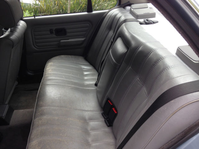 1990 Blue BMW 3-Series Sedan