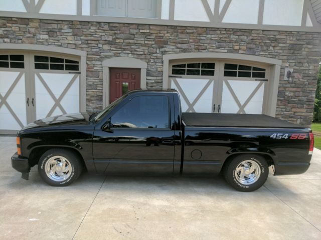 1990 Black Chevrolet C/K Pickup 1500 Standard Cab Pickup