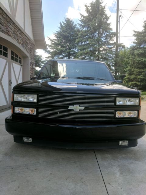 1990 Black Chevrolet C/K Pickup 1500 Standard Cab Pickup