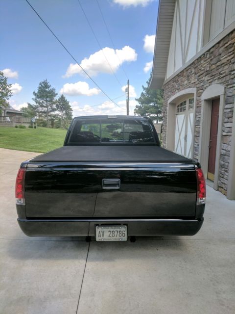 1990 Black Chevrolet C/K Pickup 1500 Standard Cab Pickup