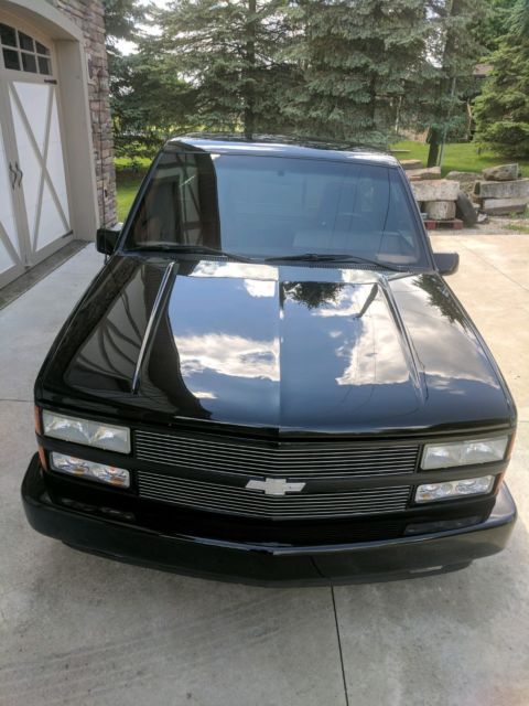 1990 Black Chevrolet C/K Pickup 1500 Standard Cab Pickup